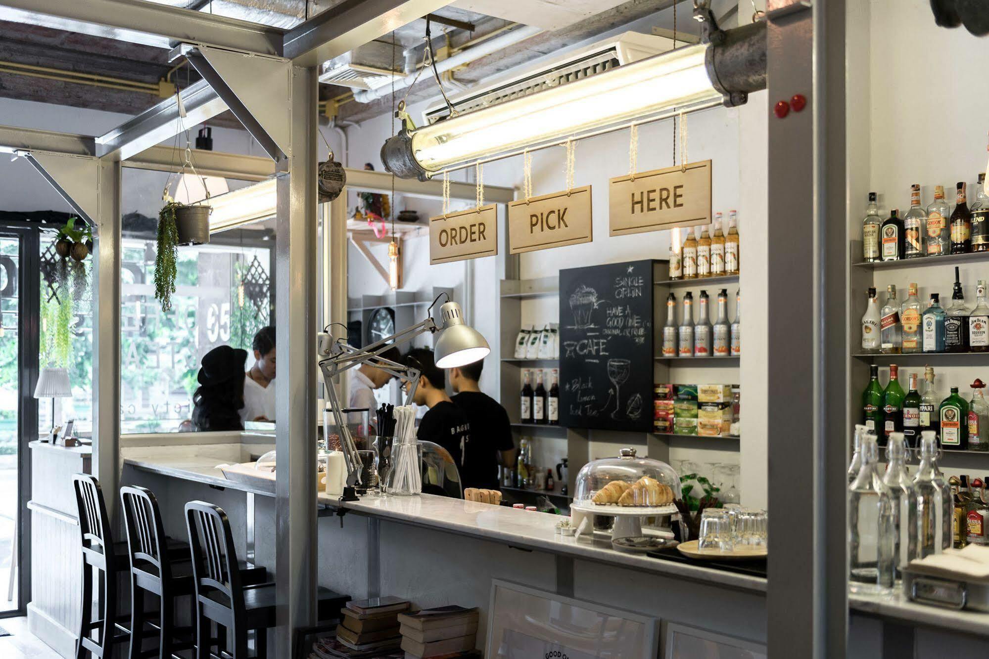 Good One Poshtel & Cafe Bar Banguecoque Exterior foto